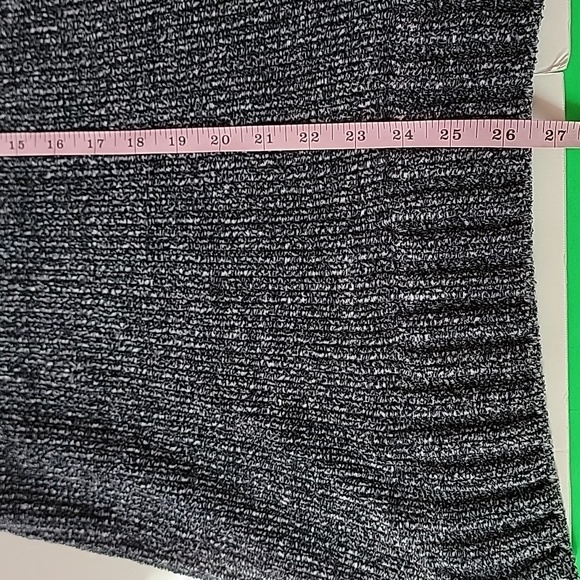 Orvis Ladies' Chenille Pullover V-Neck Sweater/ M. - Picture 7 of 13